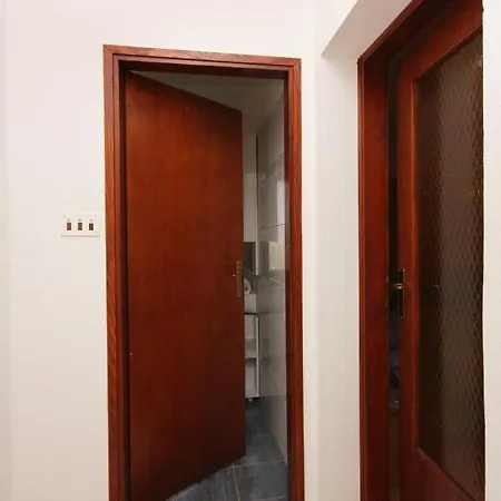 And With Parking Space Vrbnik, Krk - 5301 Guest house