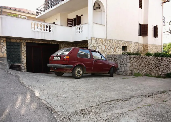Pensiune And With Parking Space Vrbnik, Krk - 5301 3*