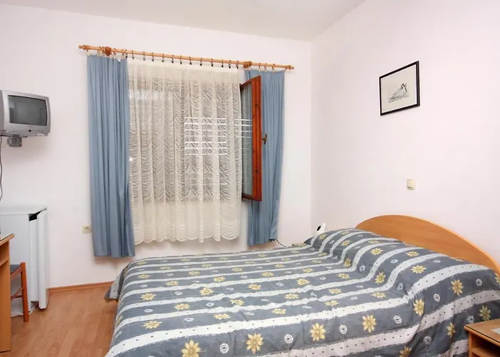 And With Parking Space Vrbnik, Krk - 5301 3* Vrbnik (Primorje-Gorski Kotar)