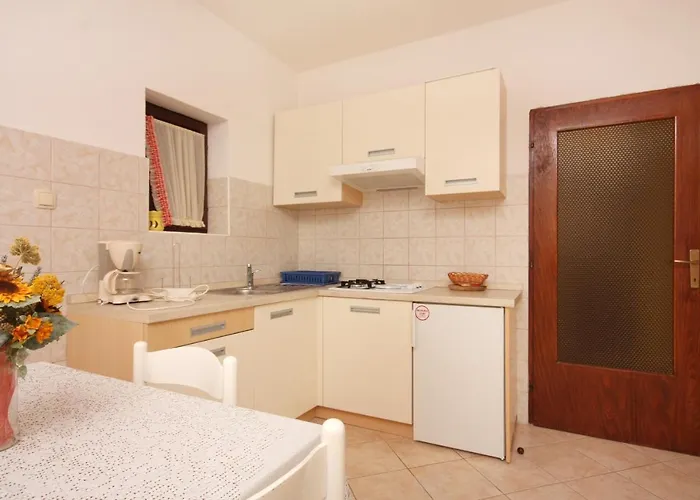 And With Parking Space Vrbnik, Krk - 5301 3* Vrbnik (Primorje-Gorski Kotar)